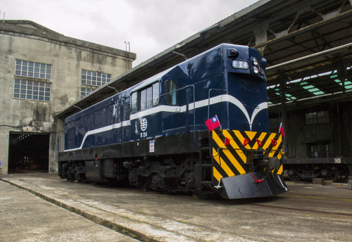 退役的臺鐵R24柴電機車，目前恢復成原始外觀，於國家鐵道博物館安養天年